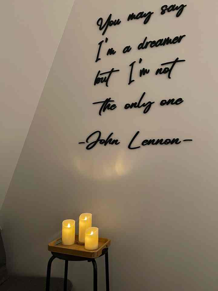 Imagine by John Lennon, that's what inspired the wall art in this library. I think the meaning of the song is very deep, imagine that this world is peaceful, without materialism, without boundaries that separate us all. A suitable quote for the library
#depok #rumahcluster #rumahminimalis #japandi #library #decorlowbudget