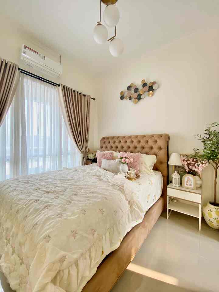 Selamat pagi dari kamar utama di rumah kami. Paling suka sama cahay sinar matahari yg masuk ie kamar jadi keliatan natural aesthetic. 



#liveslowly #bedroomdecoration #bedroomstyling #bedroomaesthetic #homedecor #natural #favoritecorner