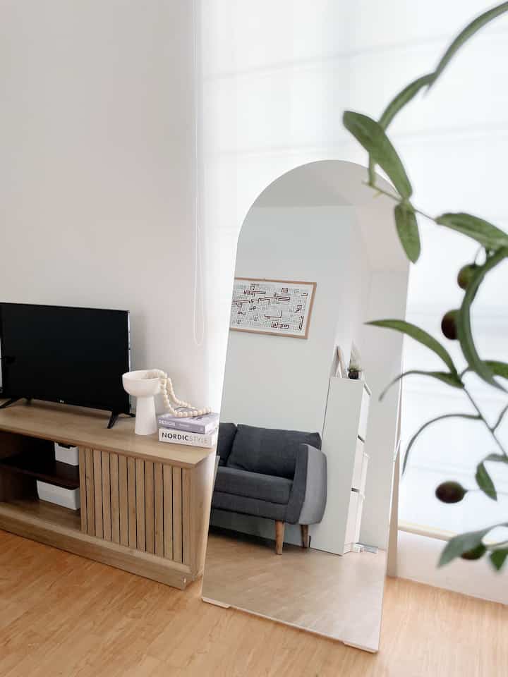 Spot baru dirumah yang bisa dijadiin ootd ala-ala 😆


#livingroom #inspirasiruangtamu #rumah #rumahmungil #cermininterior #inspirasiruangan #ruangankecil #areatv #homedecor