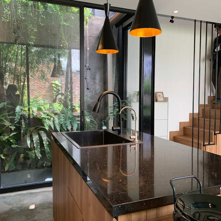 Mana ruang favorit kalian ?

#island #kitchen #lampugantung #openkitchen #interior #industrial #ruangtamu #ruangmakan #dapurmodern #dapur 