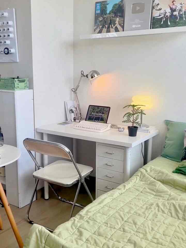 foldable storage ini bentuknya lucu, harganya jg murah, cocok buat nyimpan printilan 
#mejabelajar #mejakerja #kamartidur #greenroom #ikea #kamarestetik #aestheticroom #hazealnut #mejaikea 