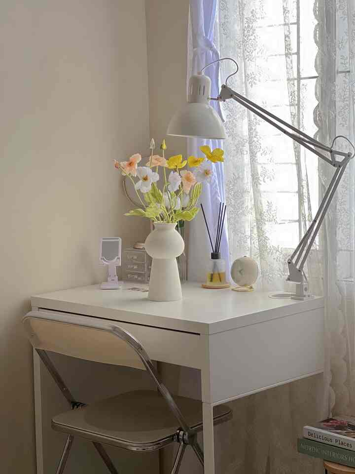 Tempat Favoritku di Kamar Tidur🤍🌷



#kamar tidurinpo
#penataan kamar tidur
#perbaikan kamar tidur
#kamar tidur estetis
#kamar tidur3x3m
#minimalis
#kalteng