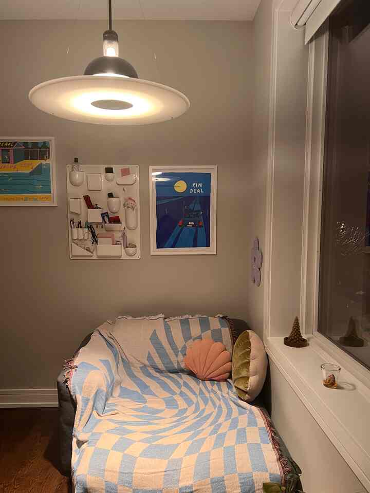 Wanting to change the office space a bit, so documenting more of the current look!

#homeoffice #readingnook #interiorposter 