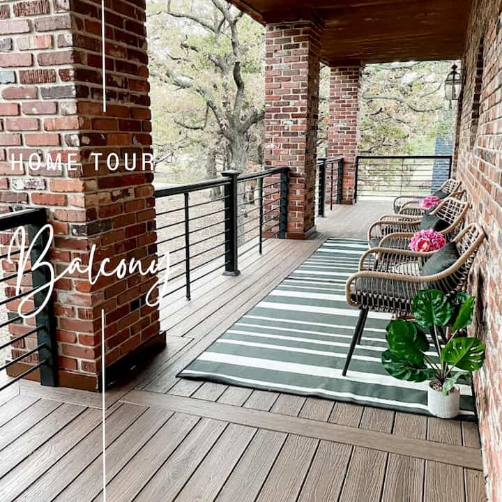 This newly renovated balcony is a true outdoor oasis. The balcony is composed of gorgeous composite decking and railing. There is plenty of space for seating and it's perfect for enjoying morning coffee and a gorgeous sunrise. #balcony #outdooroasis #outdoorliving