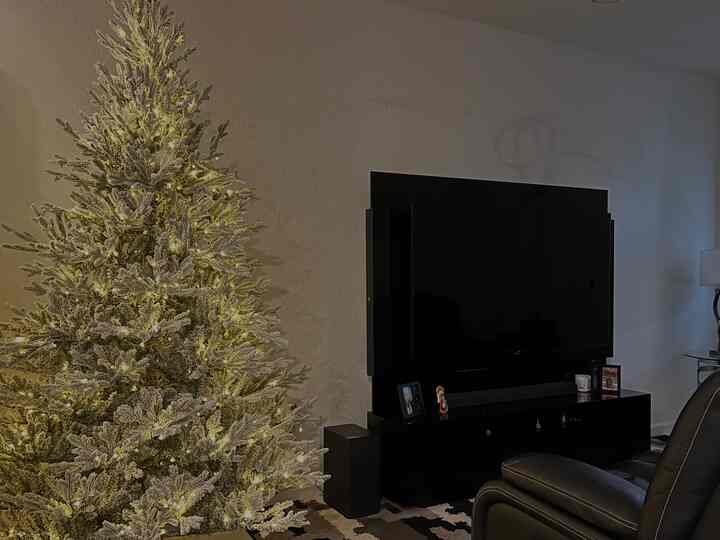 #livingroominterior #contemporarydecor #christmasdeco #christmas 