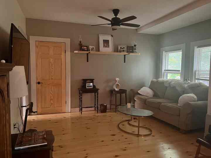 #minimalinterior #grayinterior #neutralcolor #livingroominterior #livingroom #woodenfurniture