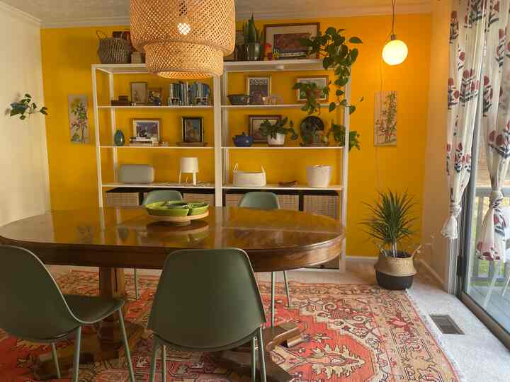 🌹<span data-sheets-root="1" style="color: rgb(0, 0, 0); letter-spacing: normal; font-size: 10pt; font-family: Arial;">Sunshine vibes in our dining room! Loving the yellow walls and eclectic mix. #YellowAesthetic #HomeDecor #DiningRoom #chair #Shelf</span>