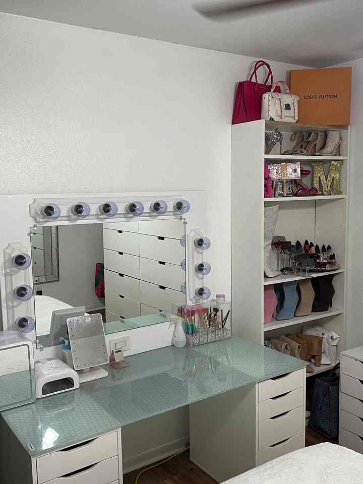 #vanitymirror #vanity #beautyroomfurniture #beautyroom