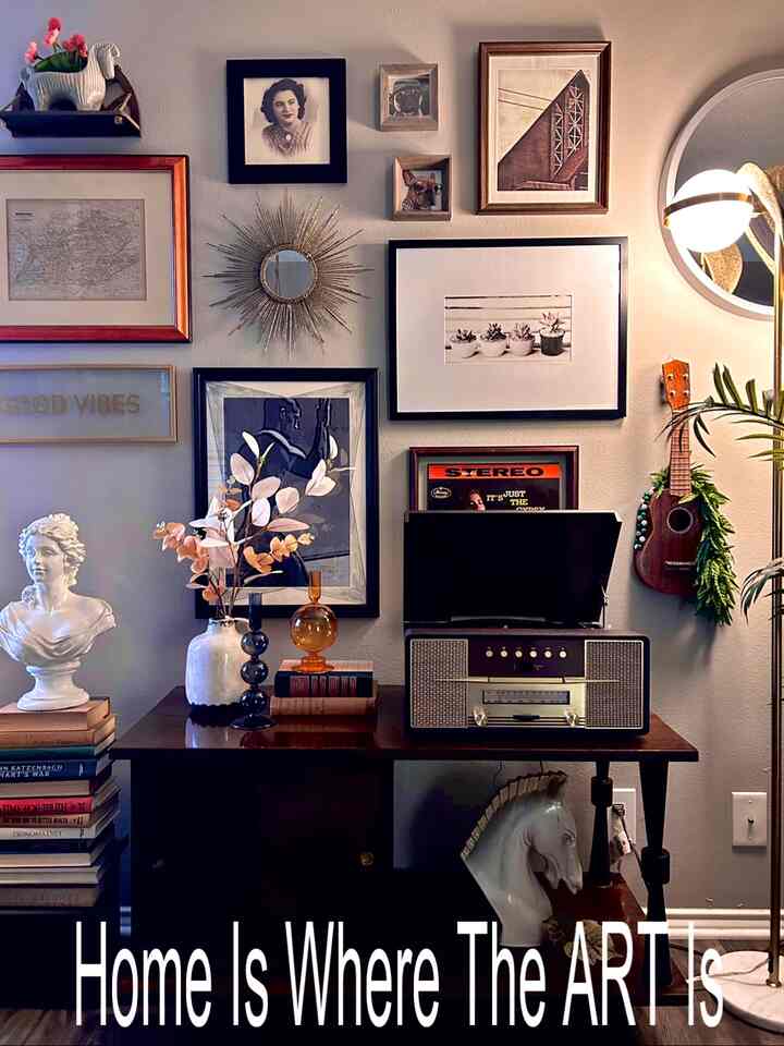 #gallerywall #artwall #eclectic #artwallinterior #retrointerior #timelessinterior #decoration #homeinterior 