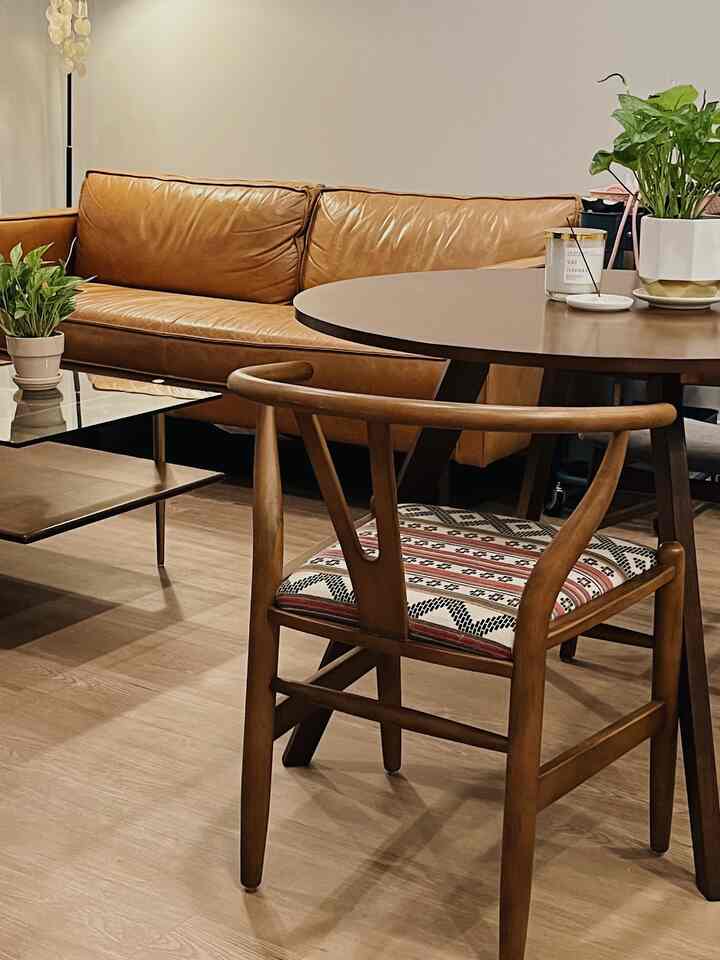 #smallapartment #smallaprtmentinterior #midcentury #midcenturymodern #westelm