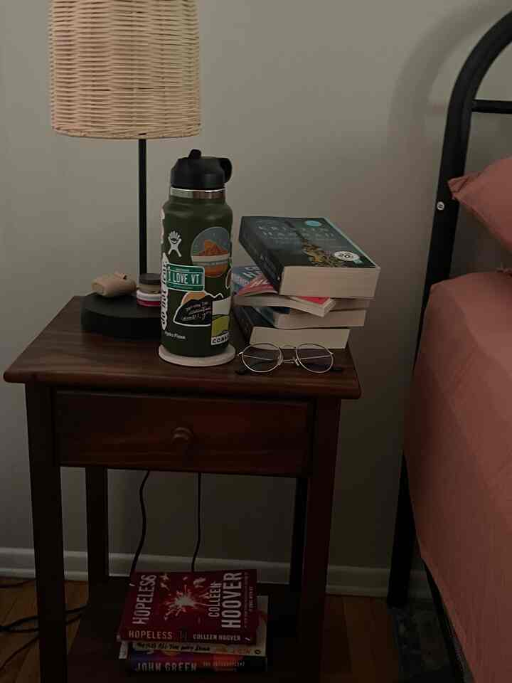 anyone else’s nighstand taken over by books?📚🤓 #bedroom #reading #apartment #nighstand