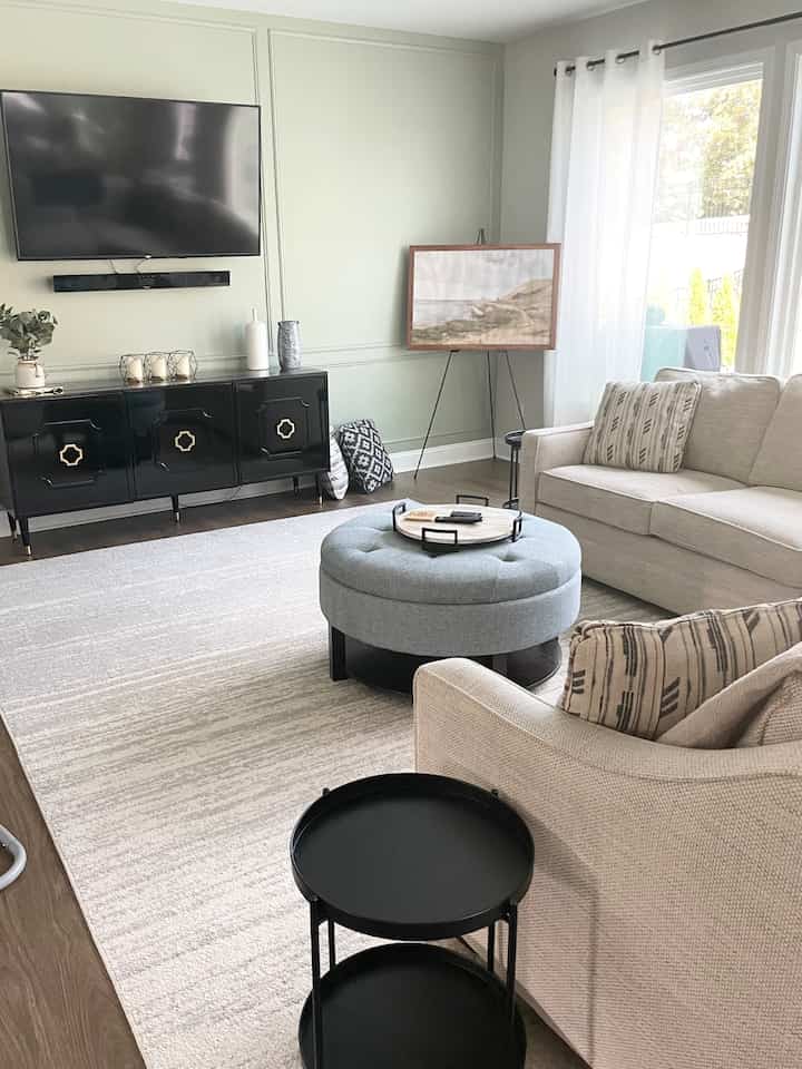 #Contemporarylivingroom #homedecor #livingroom #blackandgoldcredenza #sidetable #ottoman