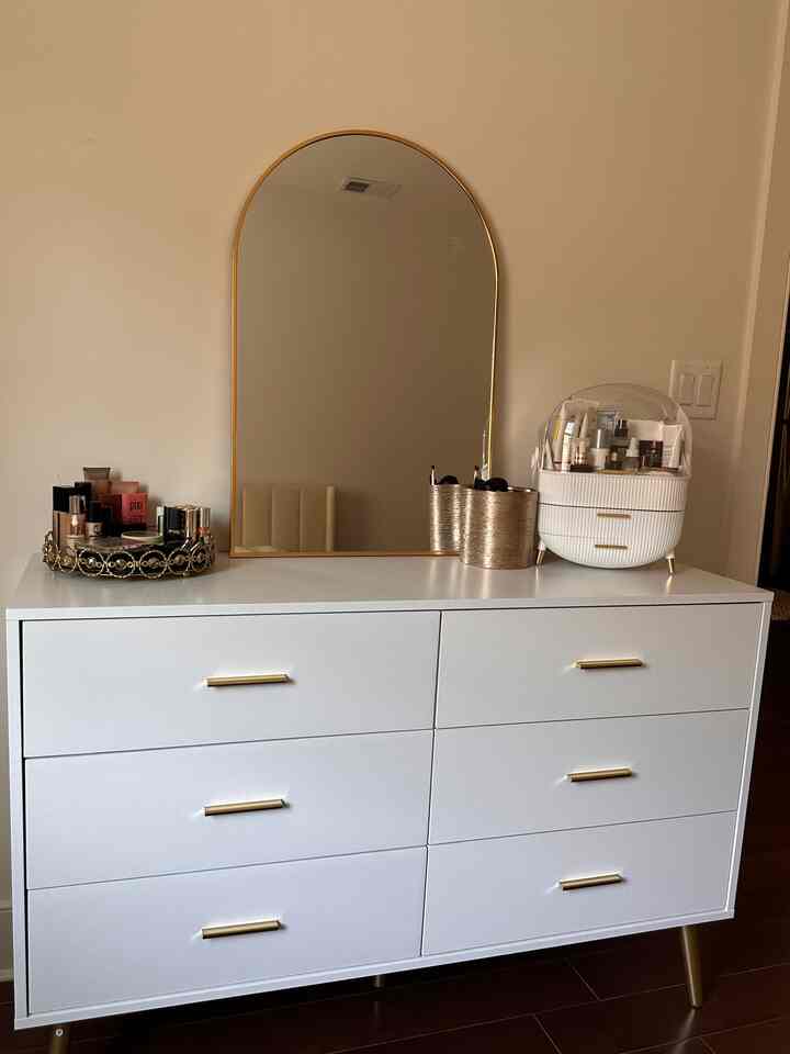 Dresser set up #dresser #bedroomdecor #vanitymirror 