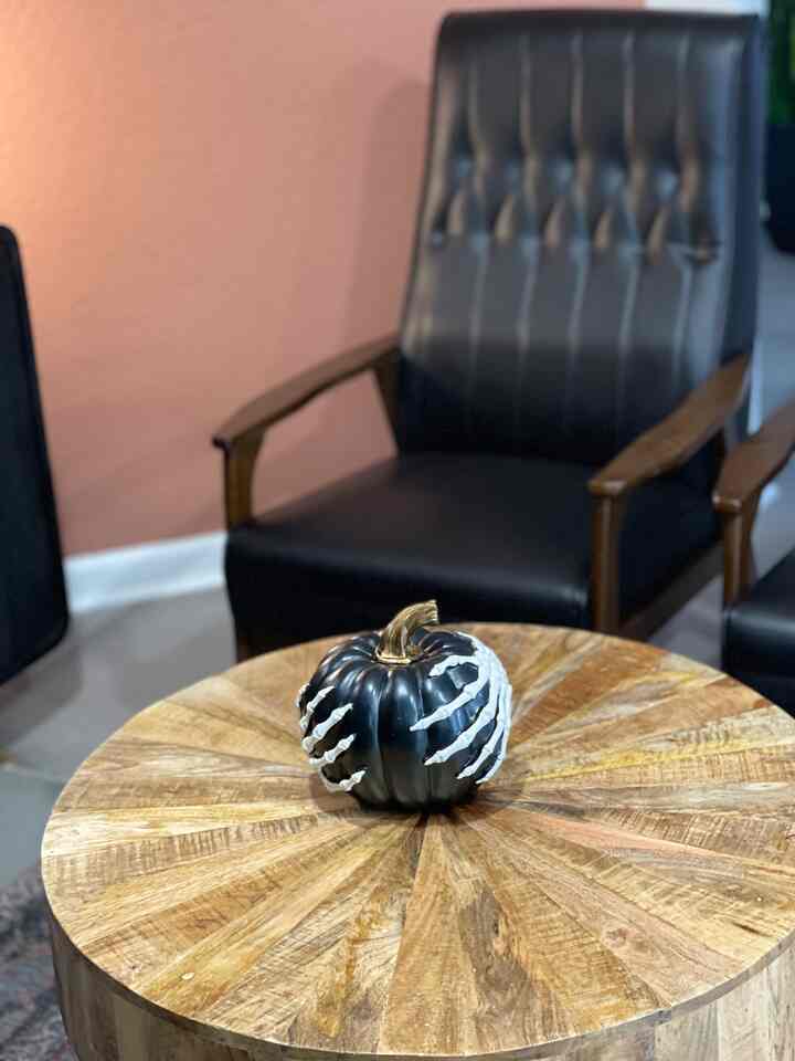 #farmhouse #farmdecor #modern #halloween #halloweeninterior #accents #chairrecommendation