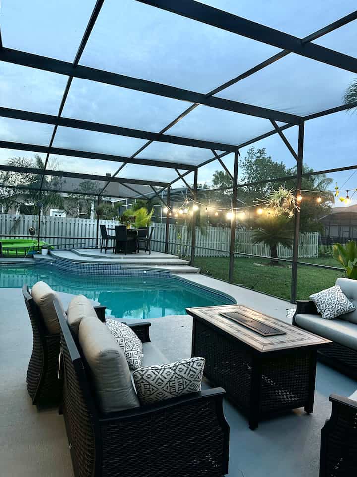 How beautiful is this? I am so mesmerized with this set! #outdoorset #outdoor 