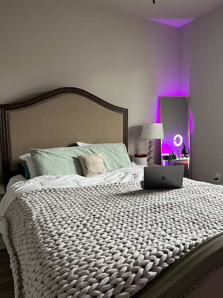 #bedroom #cozybedroom #weightedblanket