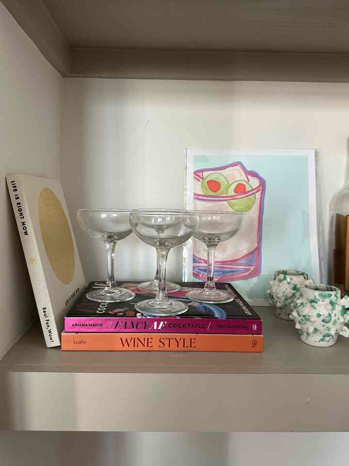 A little pop of color on the built-ins 🌈

#shelf #built-in #built-incabinetry #livingroom #livingroominterior 