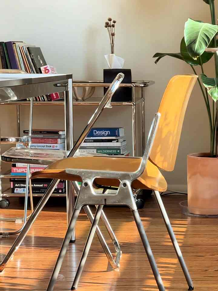 We got a new Anonima Castelli chair! The wood color complements our interior perfectly 💛

#anonimacastelli #midcentury #sanfrancisco