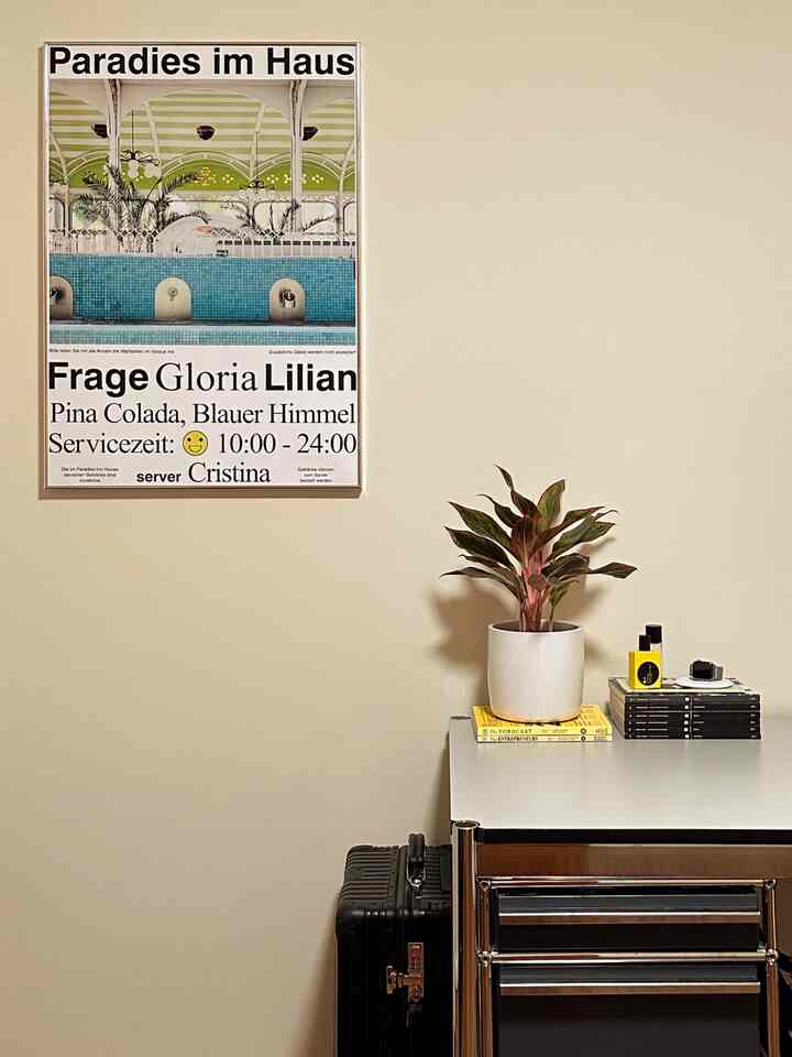 Working on decorating my office space ✨


#midcenturymodern #usm #officespace