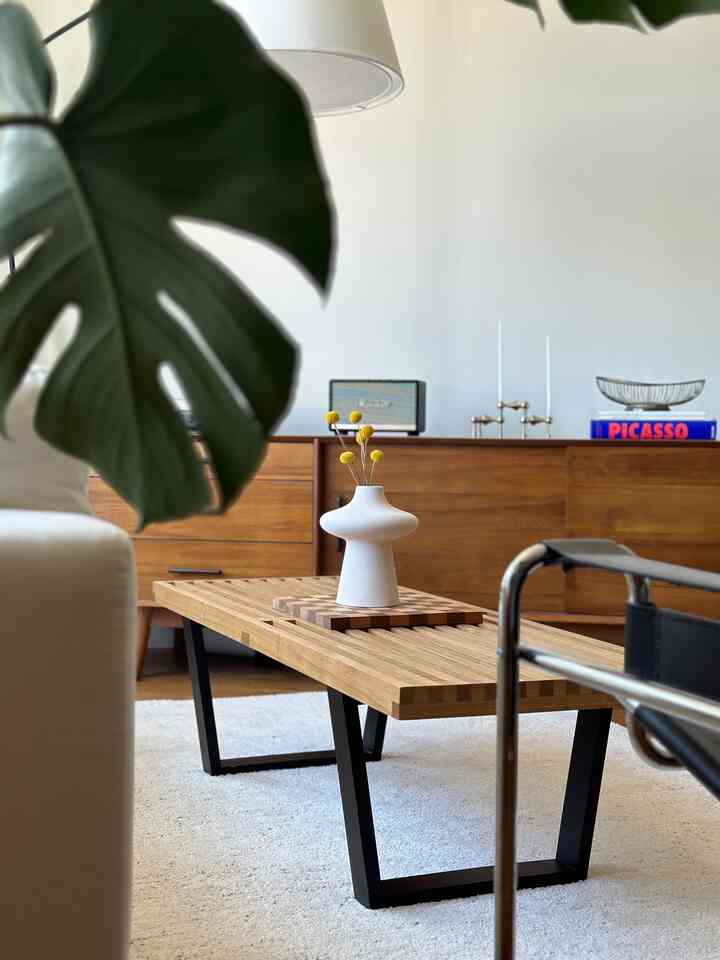 Favorite Thrift Finds 2️⃣ - Nelson Bench

This is such a versatile piece that can be used as a coffee table like how I styled it here or a bench for extra seating or decor. I scored this off of FB Marketplace for such a good deal! If there’s a furniture item I want, I always look for secondhand options first. Thrifting is a great way to save the planet and your wallet 🙌🏻

#decoratingtips #hermanmiller #coffeetable 