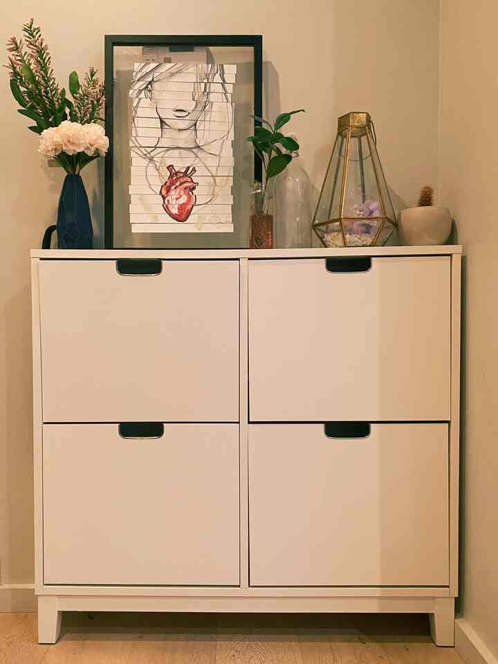 🚪✨Entrance ✨🚪

Functional shoe storage meets stylish decor. Step inside and feel the warm charm of my home! 💕🏠 #hallwayentrance #frame #shoestorage