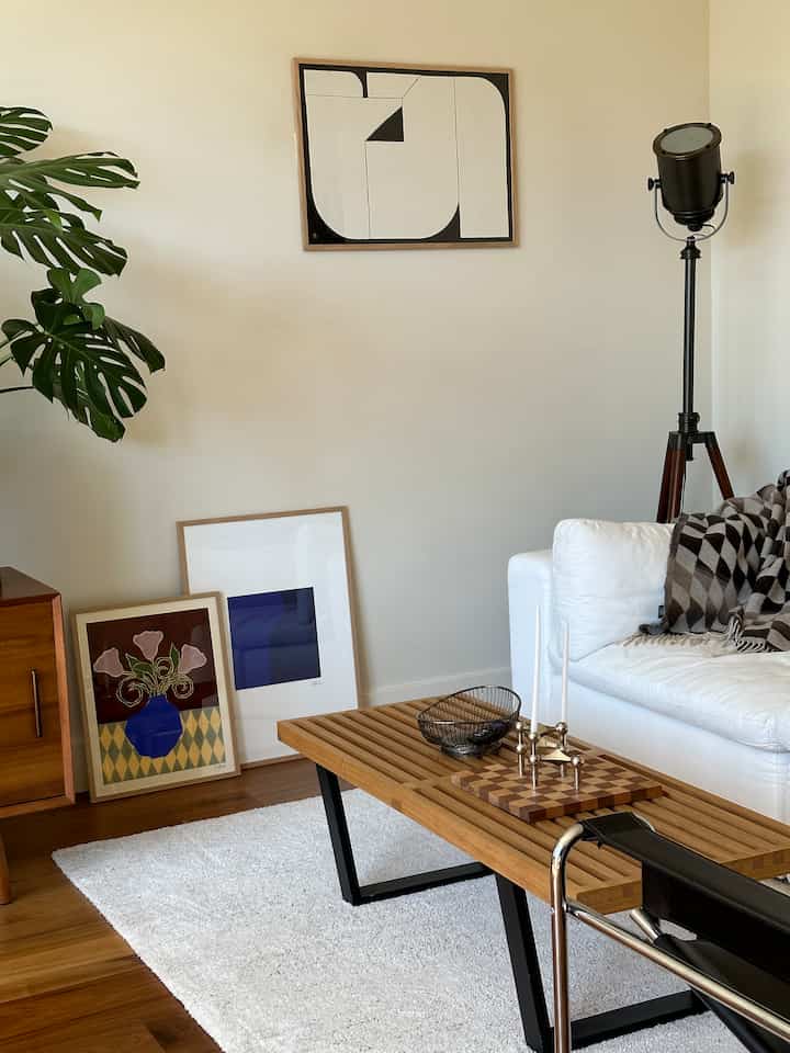 Love these prints for some added color 💛

#artposter #artwallinterior #livingroominterior 