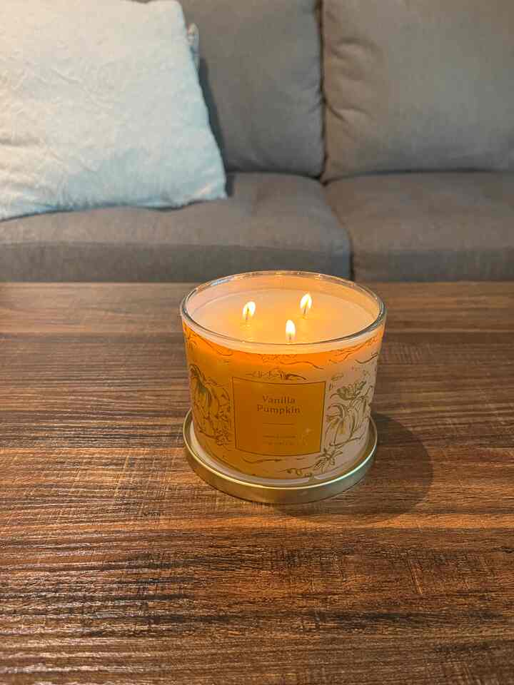 The fall decor is coming out to play 🍁 #falldecor #fall #autumn 