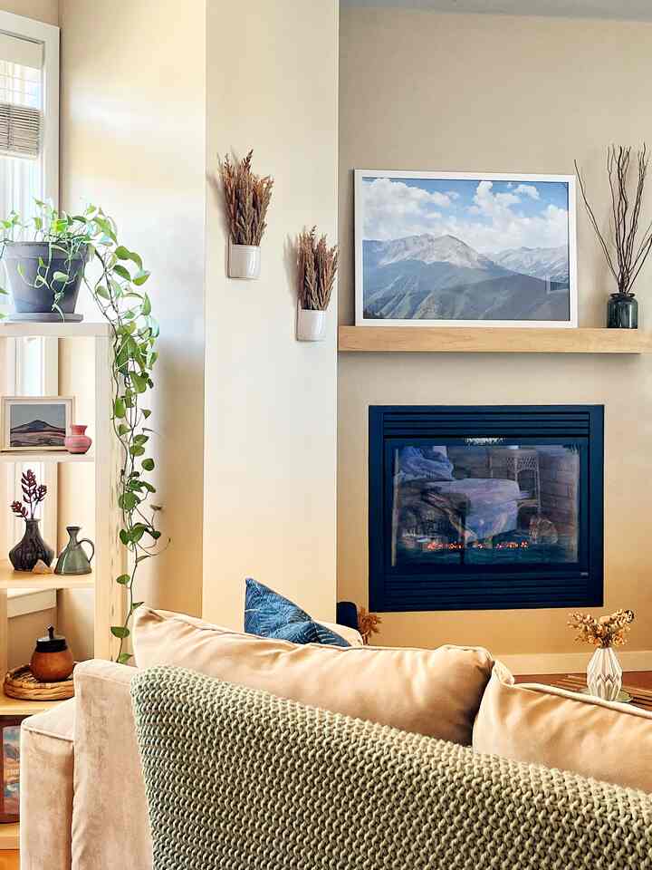 inspired by the picture above our fireplace, I pulled natural colors from it to complete the decor color scheme 
#livingroominterior #fireplacedecoration #livingroomdecoration 