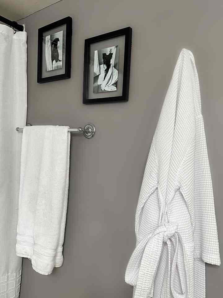 Bathroom Decor - Simple, modern, clean, spa. #bathroomdecoration #spa 