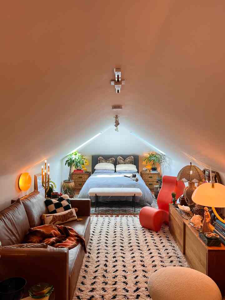 Every day feels like sunshine in my vibrant yellow loft ☀️🌼 #YellowHaven #LoftGoals