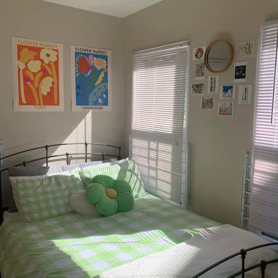 I love adding flower designs into my room wherever I can! #simple #flowers #minimalistic