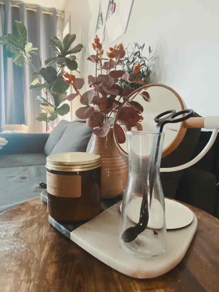 Menambahkan karya ini untuk meramaikan ruang kosong di meja kopi saya ✨

#cheeseboard #coffeetable #tabletop