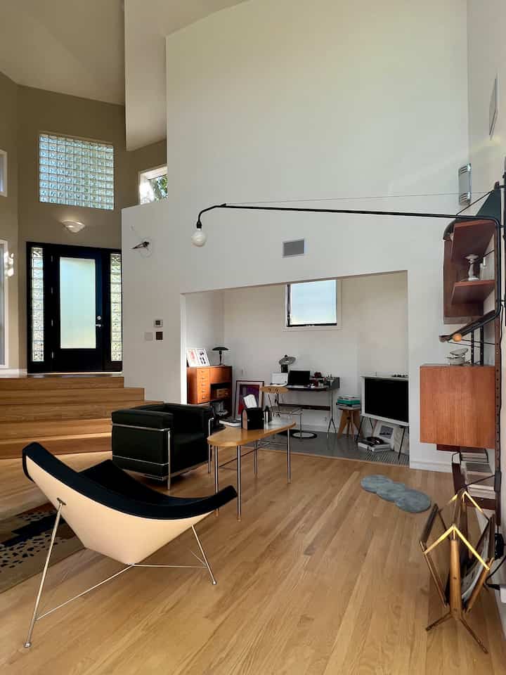 Thursday morning ☀️

#midcenturymodern #livingroominterior #midcenturyfurniture