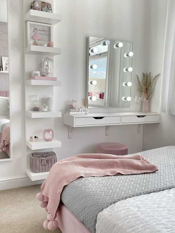 <span data-sheets-root="1" style="color: rgb(0, 0, 0); letter-spacing: normal; font-size: 10pt; font-family: Arial;">I love my corner! #dresser #shelf #bedroominspo #Vanity</span>