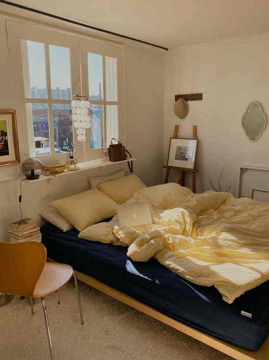 blue and yellow combo with #vintage details  for my studio room!