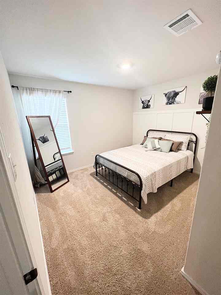 <span data-sheets-root="1" style="color: rgb(0, 0, 0); letter-spacing: normal; font-size: 10pt; font-family: Arial;">Modern farmhouse bedroom theme. #farmhouse #rustic #boardandbatton #cow #farm #threshold #vintage</span>