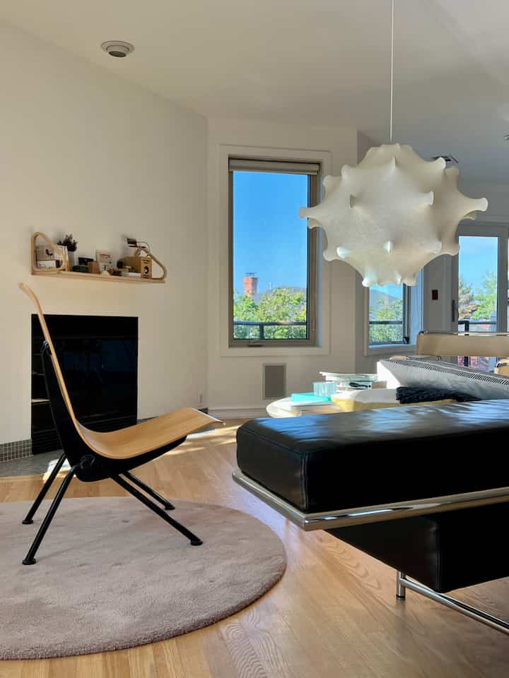 Selamat hari Senin☀️

#vitra #antonychair #midcenturyinterior