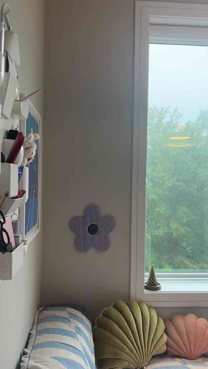 Rainy day is so weirdly relaxing!

#studyroominterior #homeoffice #homeinterior #walldecoration 