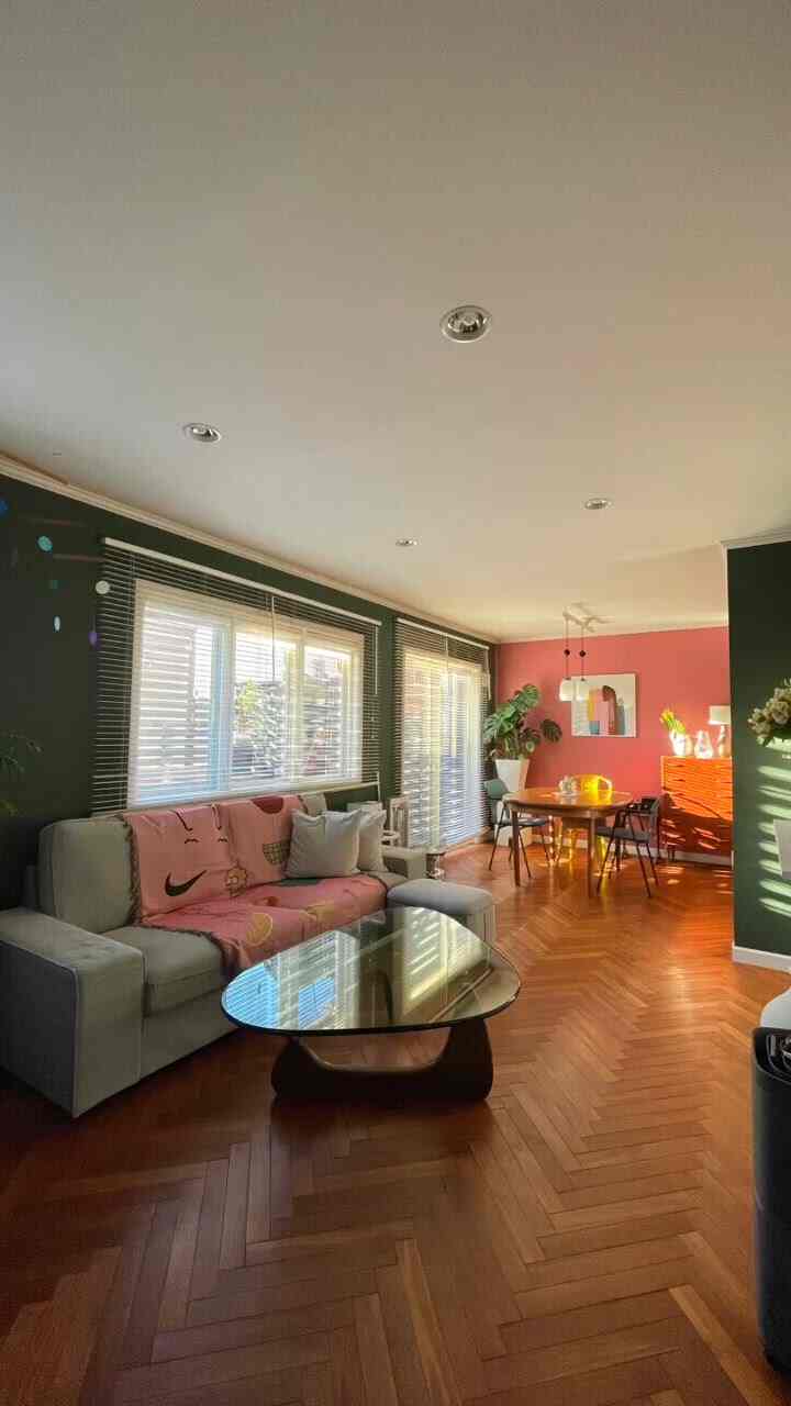 新しいブランケットを購入しました！
あまりにも可愛くて、ソファーに一旦掛けて
眺めてます。
#リビング #塗り壁 #ペンキ #bgfg #ikea #gplan
#ロナンブルレック