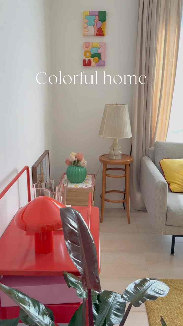 たまには動画にしてみました(短いけど)！
この辺はがっつり暖色&カワイイを集めています☺️🌼
#リビングルーム #カラフルなインテリア  #IKEA #crochet #アアルトベース