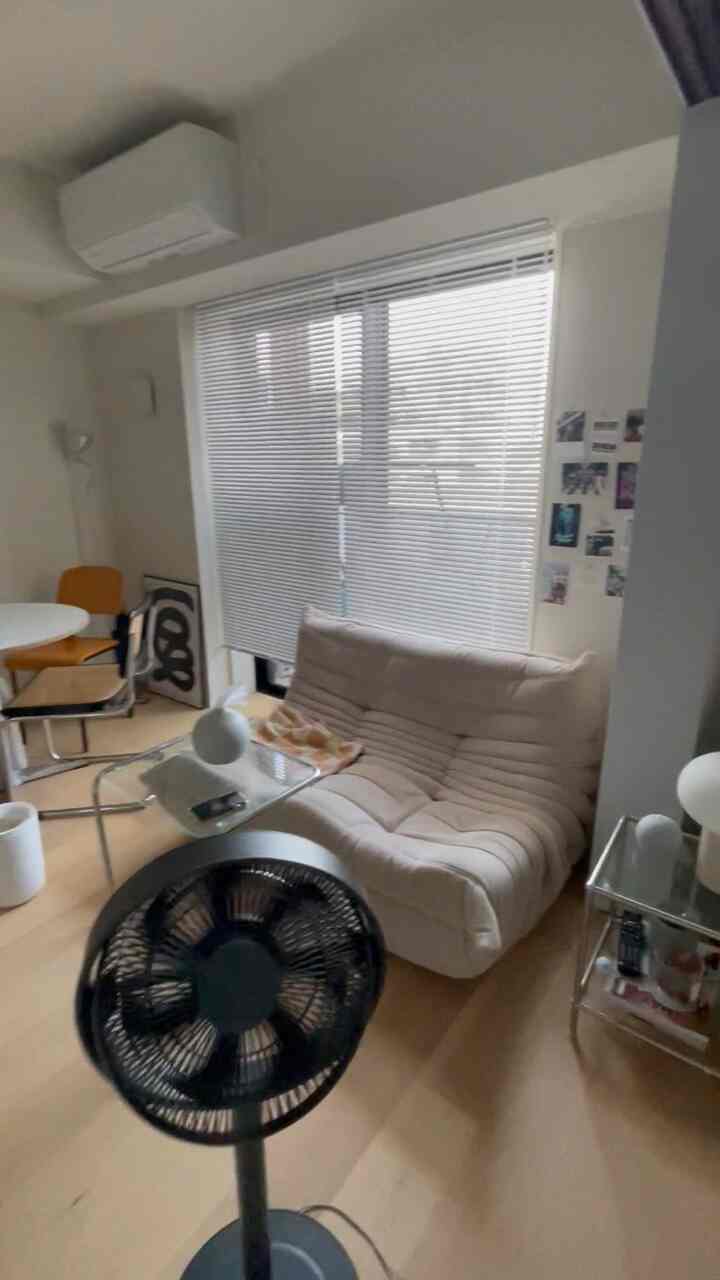 kamome fanって知ってる？
もうこの扇風機にしてから辞められへん🥺

ピッてつけたら、カモメの鳴き声するんやけど
動いてる羽の音は全くしやん！

#扇風機 #カモメファン #2人暮らし