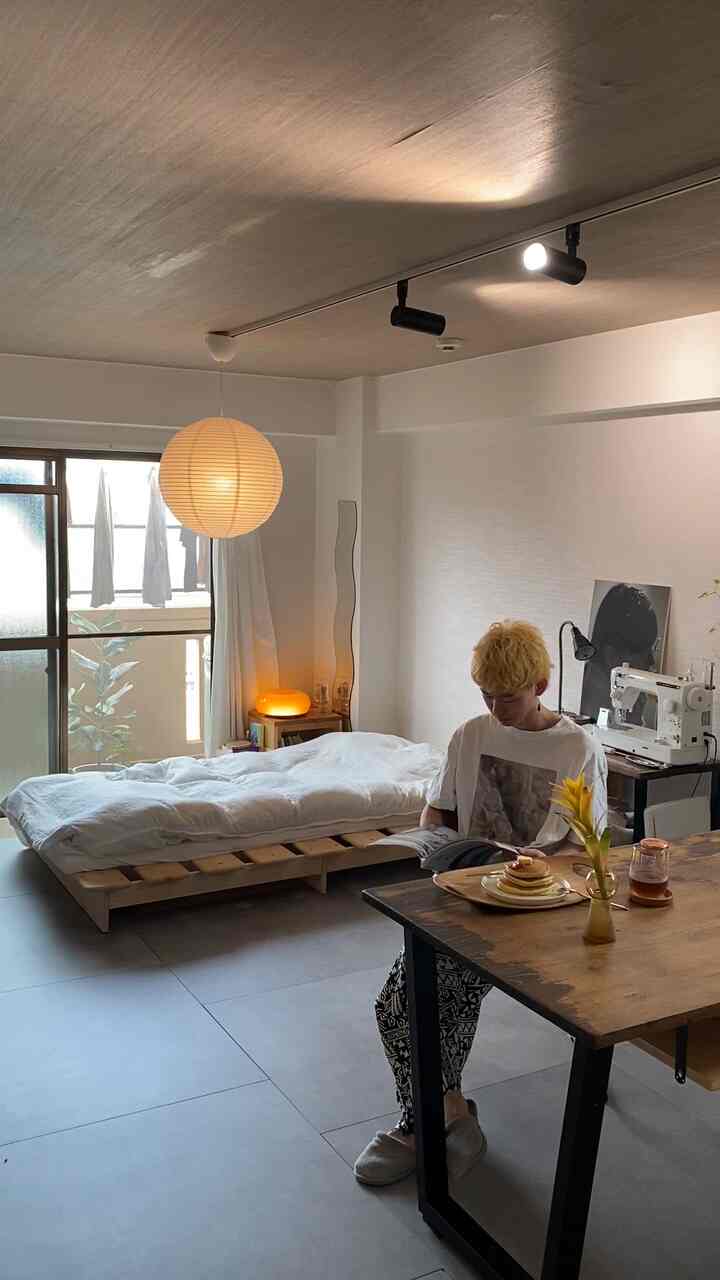 Tiga lapis pancake mewah🥞
　　
#Hidup sendiri #賃貸 #1R #ワンルーム #リビング #和モダン #フロアタイル #DIY家具 #smarthome
#JAY #IKEA #KANADEMONO