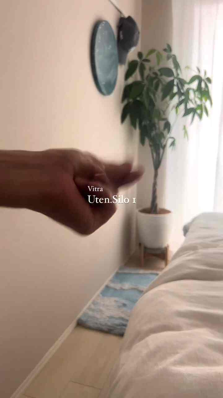 Welcome to Uten.silo1 👏🏻

It's practical as you can put away all your small items in no time.

And the design is great because it looks good even if you just put things in  #ナチュラルインテリア #韓国インテリア #北欧インテリア #ローテーブル #木製 #コンパクト #木目 #一人暮らし #同棲 #新築 #賃貸 #インテリア #テーブル #ナチュラル #シンプル #リビング #ソファ #観葉植物 #ウーテンシロ #Utensilo #収納 #寝室