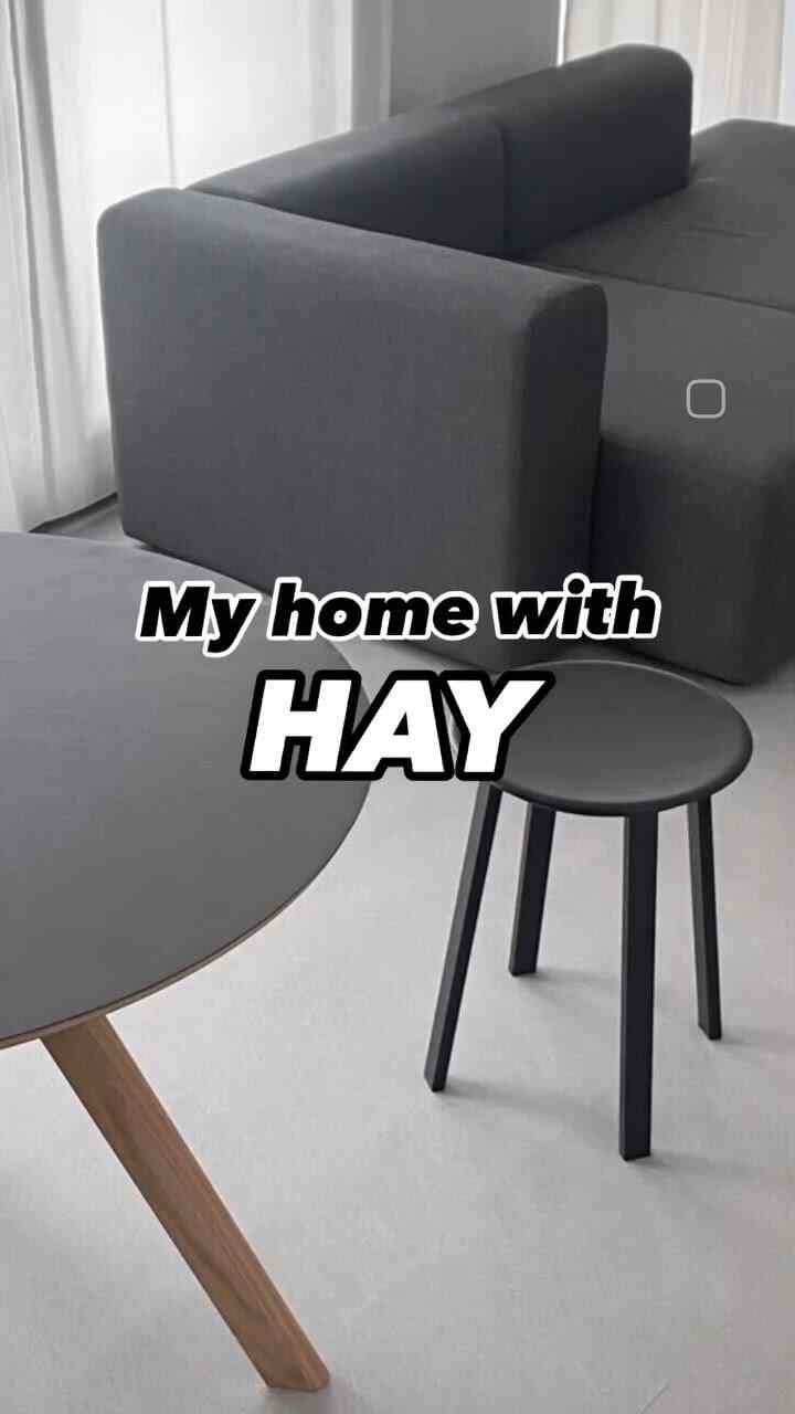 我が家はHAY多め。シンプルな中に少し遊び心も感じられるデザインが大好きです🫶🤍

テーブル CPH 20 ROUND (water lacquer / grey)
スツール REVOLVER STOOL (black)
ソファ  MAGS SOFT COMBINATION (custom / grey)



 #hay #cph20 #revolverstool #magssoftsofa #magssofa #hayinterior #haydesign #hayjapan #haysofa #haystool #haytable #ラウンドテーブル #丸テーブル #モノトーンインテリア #グレーインテリア 