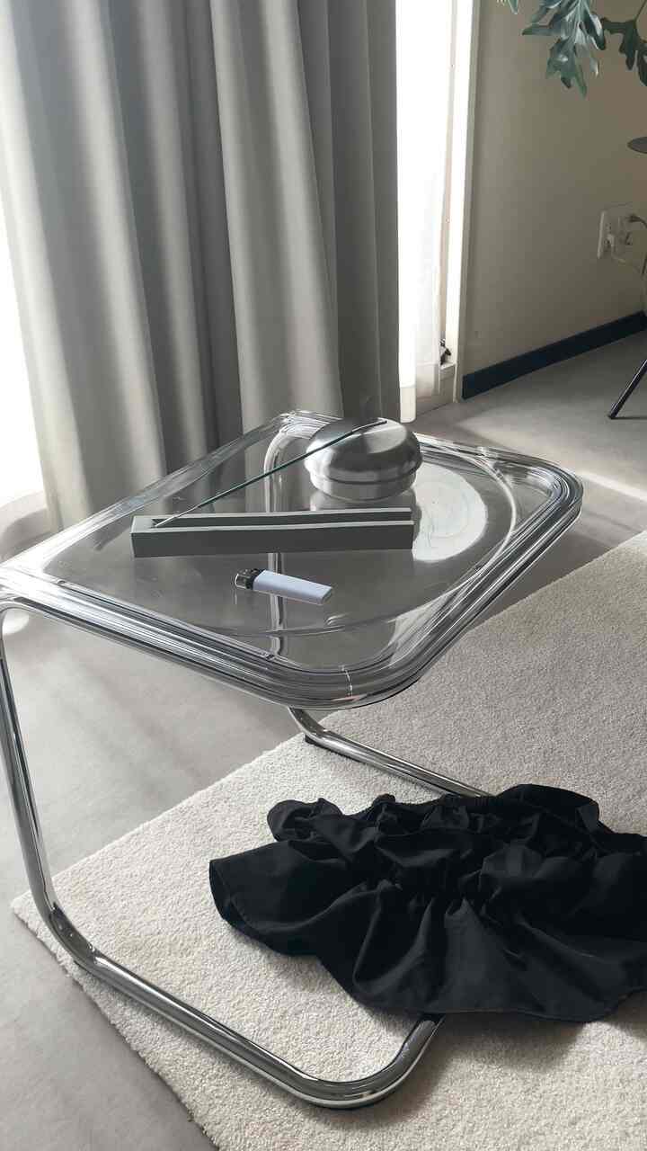 最近のお気に入りのコンクリートのインセンスホルダー
１つずつ手作りだから形や色味も違うから香りもだけど目でも楽しめるって素敵。
#まったりタイム #休日の過ごし方 #お香 #イノセンスホルダー #お香好き #シンプルな暮らし  #シンプルなインテリア  #無機質が好き