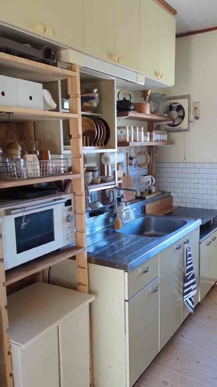 DIYでつくったお気に入りのキッチン🍳
#築古 #築古物件 #団地 #団地暮らし #キッチン 
#キッチン小物  #キッチン用品 #賃貸