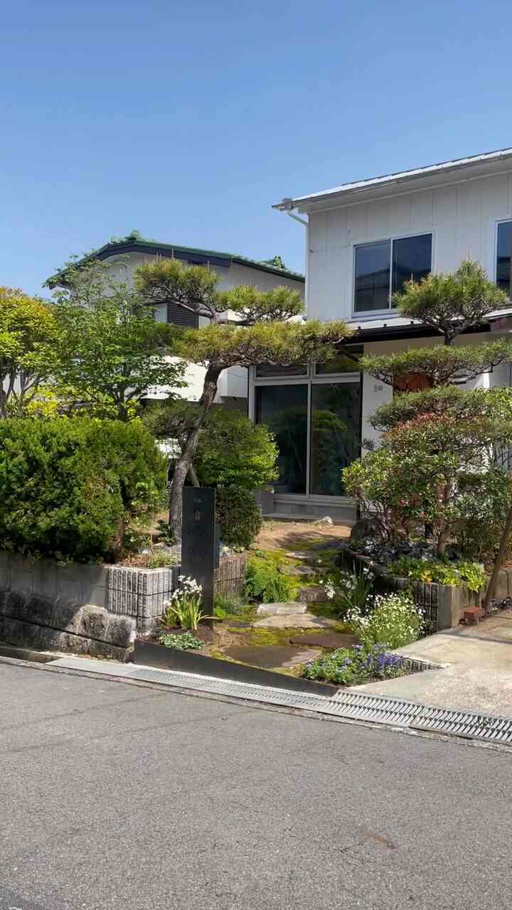 It's the season for pleasant breezes. I love the way the curtains flutter when I open the window. #renovation #earthen floor #Japanese style #wooden #natural #architect #garden #Japanese room #curtains #linen