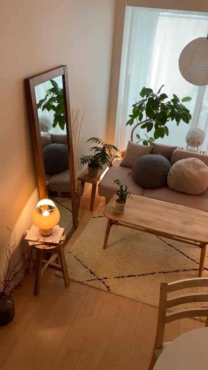 間接照明のオレンジ色に染まる午後4時の部屋

#間接照明 #ナチュラルインテリア #北欧インテリア #フロアランプ #テーブル照明 #テーブルランプ 