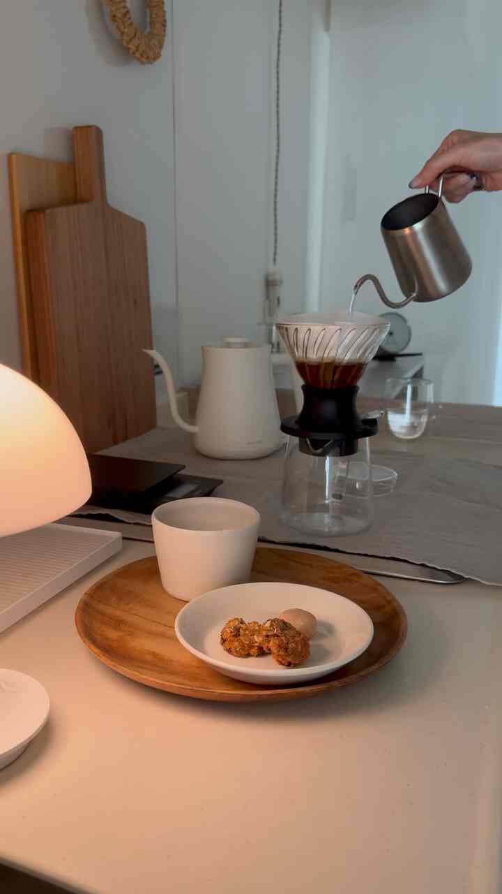 コーヒーはハリオの湿潤式

カフェインレスをいくつか買って
カフェオレで


たまの休日
こうしてコーヒーを淹れられたら
それで良しです

#家時間
#休日
#キッチン小物
#コーヒー道具

