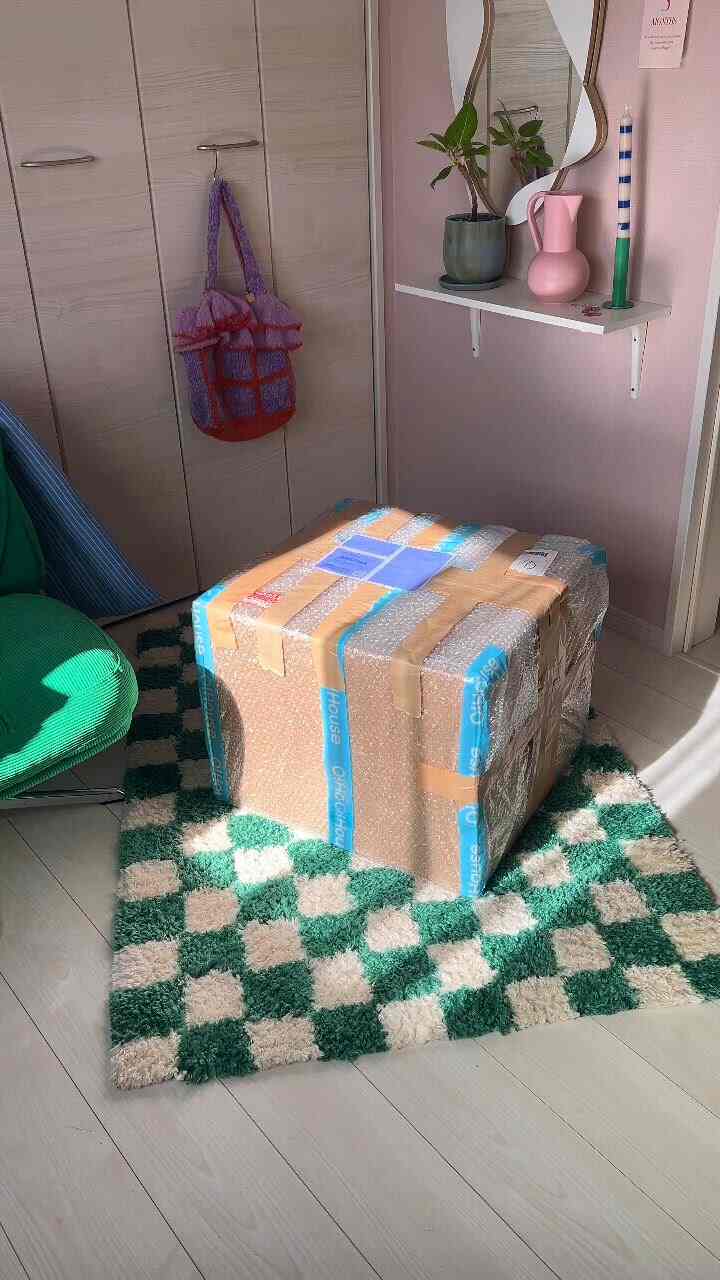 OhouseShopping unboxing video📦🎉 I won a modular rack, if you put a few of them on the wall in your living room, it will create a sophisticated atmosphere, and you can create different atmospheres depending on what you display, and the two-tiered rack looks great🔥
#OhouseShopping #ラック #ディスプレイラック #開封動画 #unboxing